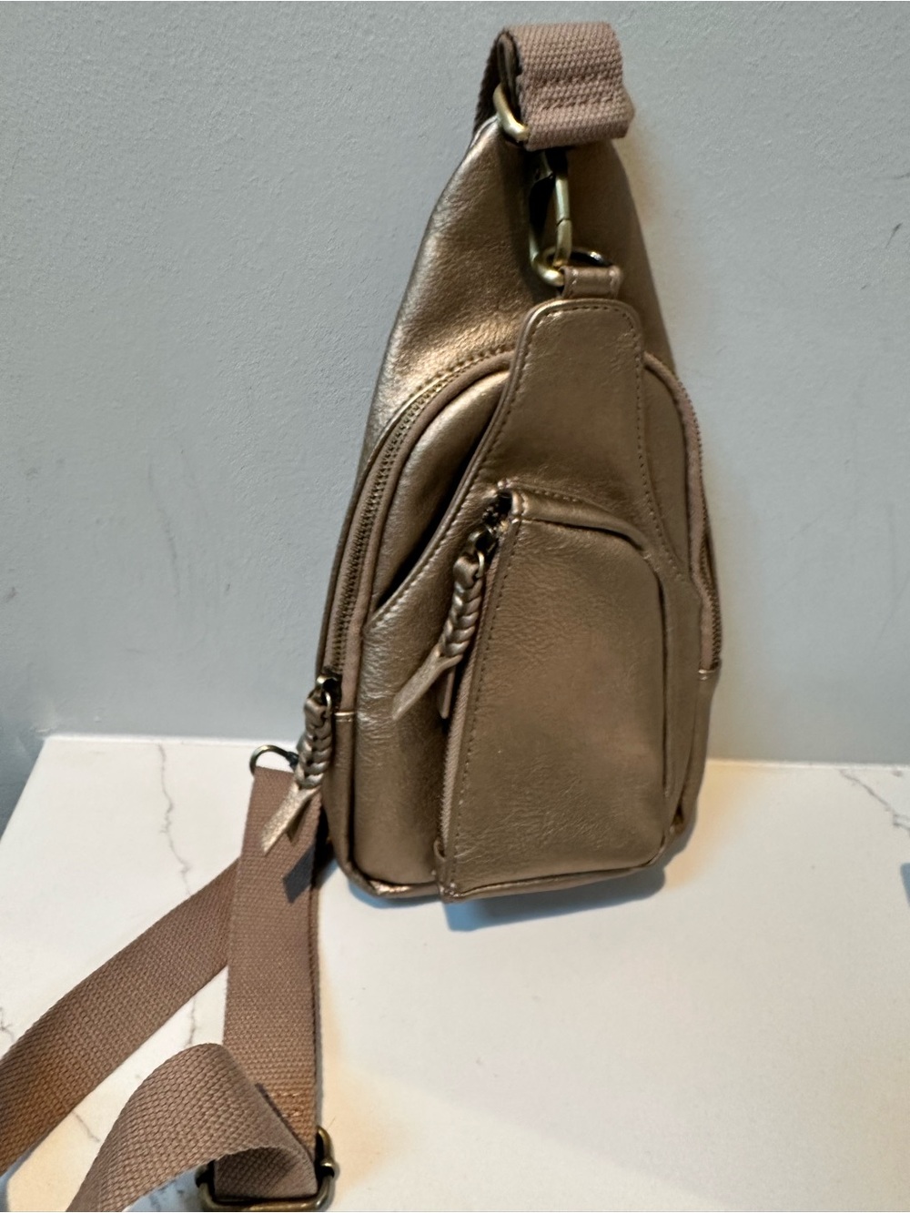 Antik Kraft Vegan Leather Crossbody Sling Bag in Metallic gold